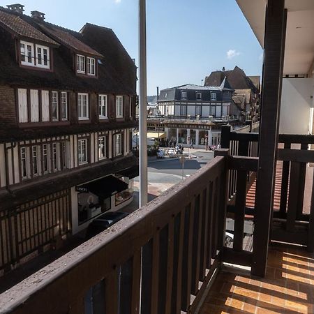 Апартаменты Castel Saint Clair Довиль Экстерьер фото